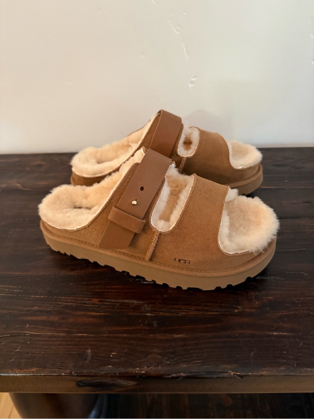 UGG Greenport Tan Slides - Size Women’s 8